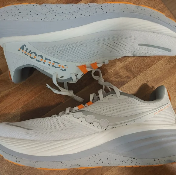 Saucony Hurricane 24 Men's Size 12.5 Like New Condition - Picture 11 of 16